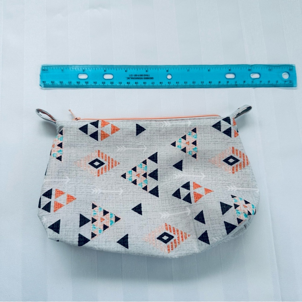 Geometric Patterned Pouch Set - Picture 7 of 8